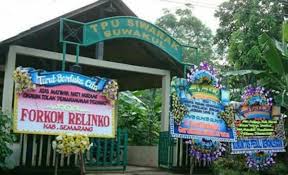 Dalam kbbi , karangan diartikan sebagai hasil mengarang; Karangan Bunga Duka Cita Matinya Hati Nurani Berdatangan Di Tpu Sewakul Ungaran Ungarannews