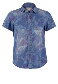 Je veux trouver des chemises femmes à la mode et de qualité pas cher ici chemise en jean femme manche courte. Chemise Homme En Denim Imprime Floral Indicode Mode Conseils Mode