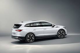 Prostorný interiér a perfektně tvarovaná sedadla zajišťují komfort za každé. Skoda Enyaq Iv Die Marke Legt Den Schalter Um Magazin