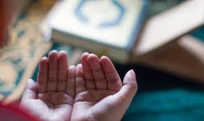 Yang mana ruqyah harus sesuai tuntunan serta tata caranya dengan melakukan beberapa hal supaya berhasil. Bacaan Ruqyah Syar Iyyah Dengan Ayat Ayat Alquran Yang Bisa Diamalkan Muslim