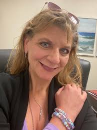 Filling up bundle spots in Shop With Tay group