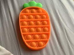 To pop it like it's hot or more generally, pop it is to represent something well or do something pop it. Toys Wowwhatwear