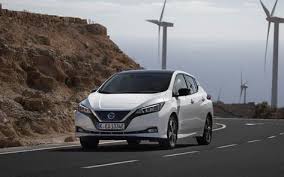 Telecharger Fonds D Ecran La Nissan Leaf 2018 Blanc A Hayon A L Exterieur Voiture Electrique Vue De Face Blanc Feuille Nissan Voitures Japonaises Nissan Leaf Electric Cars Japanese Cars