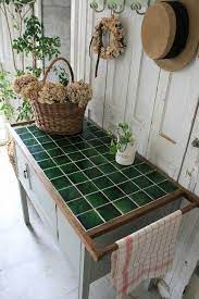 グリーンタイルがかわいいアンティークのウォッシュスタンド coconfouato インテリア 家具 タイルテーブル インテリア