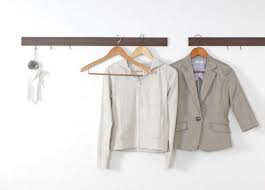 楽天市場 壁付け なげしレール 90ｃｍ 壁掛け フック おしゃれ ウォールハンガー 壁に付けられる家具 石膏ボード用 洋服掛け 壁 長押 壁掛けハンガー ハンガー コートハンガー レールフック 壁掛けフック 帽子掛け コート掛け 棚 ハンガーフック なげし キーフック