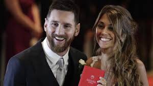 Лионе́ль андре́с ме́сси куччитти́ни (исп. Messi Heiratet Jugendliebe Antonela Ihre Dunklen Augen Konnte Er Einfach Nicht Vergessen