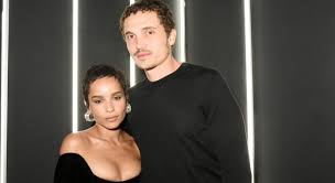 Az interjú egy részében szóba kerül, hogy peer ilyen indulatos ember, sokszor vissza akarja fogni magát, és. Zoe Kravitz 18 Honappal Az Eskuvo Utan Mar Valik Hirnavigator
