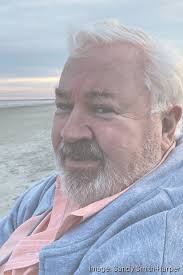 New book by Charley Harper's son details the artist's life and work