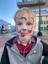 Betsy Milton's Instagram, Twitter & Facebook