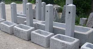 Wassertrog Granit Feinkorn Mit Saeule Garden Cottage Progettazione Di Cortili