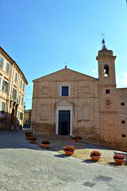Giacomo leopardi è uno dei maggiori poeti italiani dell' ottocento.dal 21 marzo 2020 a recanati, città in cui è nato, sarà possibile visitare finalmente gli appartamenti privati in cui il. Come E Perche Visitare La Casa Di Leopardi A Recanati Bussoladiario