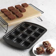 Brownie Pan In 2020 Pampered Chef Brownie Pan Pampered Chef Pampered Chef Consultant
