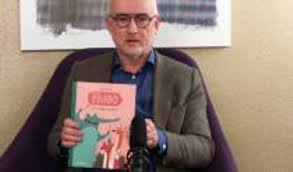 Burgemeester Fred Veenstra leest voor