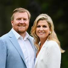 First in the line of succession since his mother's accession to the throne on april 30, 1980. Willem Alexander Und Maxima Bedauern Verstoss Gegen Corona Regel Stern De