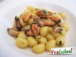 Gnocchi al sugo di pesce. Ricetta Gnocchetti Di Mare Con Il Pesto Ricette Di Fragolosi