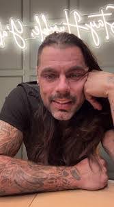 Anthony Challis's Instagram, Twitter & Facebook