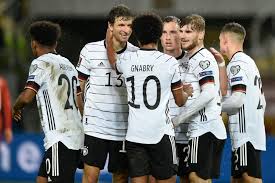 كأس العالم لكرة القدم 2002 هي النسخة السابعة عشر من كأس العالم لكرة القدم والتي جرت من 31 مايو وحتى 30 يونيو عام 2002 في كوريا الجنوبية واليابان بتنظيم مشترك بين الدولتين. Ø£Ø³Ù…Ø§Ø¡ Ø§Ù„Ù…Ù†ØªØ®Ø¨Ø§Øª Ø§Ù„Ù…ØªØ£Ù‡Ù„Ø© Ù„ÙƒØ£Ø³ Ø§Ù„Ø¹Ø§Ù„Ù… 2022 Ù…ÙˆÙ†Ø¯ÙŠØ§Ù„ Ù‚Ø·Ø± Ø¹Ù† Ø¢Ø³ÙŠØ§ ÙˆØ£ÙˆØ±ÙˆØ¨Ø§ ÙˆØ¥ÙØ±ÙŠÙ‚ÙŠØ§ ÙƒÙ„Ù…Ø© Ø¯ÙˆØª Ø£ÙˆØ±Ø¬