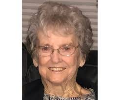 Andrea Nash's Instagram, Twitter & Facebook