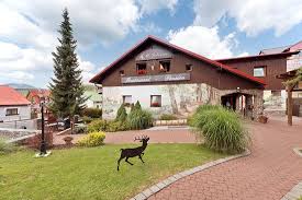 Originally železná ruda was a community on the local provincial path, near iron ore mines, and later a glassworks was founded here. U Jelena Zelezna Ruda Restaurant Bewertungen Telefonnummer Fotos Tripadvisor