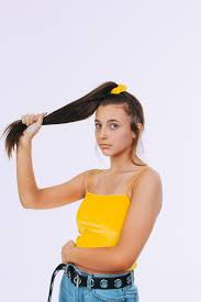 Emma Chamberlain Black And Blond Hair How I Shop Emma Chamberlain Emma Chamberlain Emma Style Emma Clothing