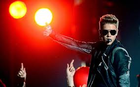 Wallpapercave is an online community of desktop wallpapers enthusiasts. Hd Wallpaper Justin Bieber Singer Guitar Show Wallpaper Flare