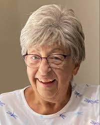 Hannah Gitlin's Instagram, Twitter & Facebook