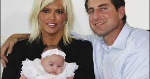 Smith's Mom Vying For Body And Baby