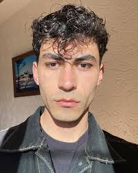 Emmanuel Loza's Instagram, Twitter & Facebook