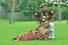 Srilankan actress chathurika peiris and gayan wedding. Our Lanka Sri Lankan Wedding Photos