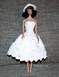 Das kleid ist aus weißem dicken satin. Gehakeltes Hochzeitskleid Mit Anleitung Hochzeitskleid Hakeln Puppenkleidung Hakeln Kleidung Hakeln
