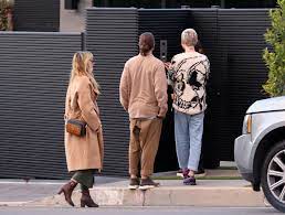 Kaulitz is also famous for his androgynous style. Bill And Tom Kaulitz Visiting Shiro Gutzie In His New House Louder Than Love