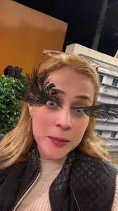 Os vídeos de Helen Muniz (@helenmuniz7) com Cílios Postiços