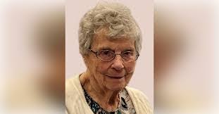 Crystal Goodall's Instagram, Twitter & Facebook