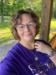 Cara Hinkle's Instagram, Twitter & Facebook