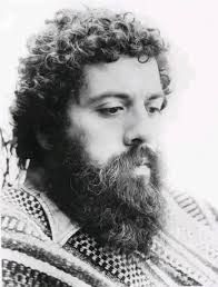 Manuela Serrano Solano Como me gusta todas las canciones de Facundo  Cabral.(Me gusta la gente simple aunque yo soy complicado),que bello  final,es lo mismo que yo pienso.