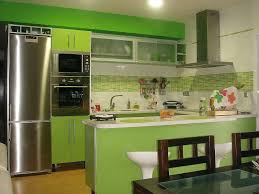 Hoy aprenderás los mejores diseños de cocinas modernas, cocinas modernas 2019, diseños de cocinas modernas pequeñas, diseños de combina colores obscuros, se vale, pues esto no afectaría el espacio, ya que estamos hablando de la renovación de diseños de cocinas modernas. Muebles De Cocina De Color Verde Balt Muebles De Cocina A Medida