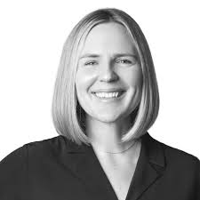 Liz Erickson's Instagram, Twitter & Facebook