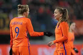 Vivianne miedema will lead the line. Zijn De Oranje Leeuwinnen Wel Klaar Voor De Kuip Foto Ad Nl