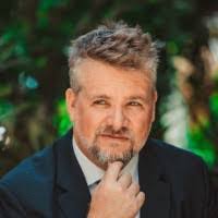 Aaron Elston's Instagram, Twitter & Facebook