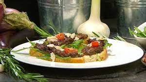 We did not find results for: Wir In Bayern Rezepte Auberginentatar Mit Selbst Gebackener Focaccia Br De Rezepte Lebensmittel Essen Tatar