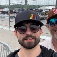 100+ "Néstor" profiles