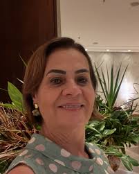 Minha neta Júlia é uma benção que Deus me deu, que arranca de mim os  sorrisos mais escancarados e sinceros, uma alegria sem fim. Por ela e por  meus filhos eu me