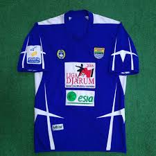 Please note that you can change the channels yourself. Persib Bandung Home Football Shirt 2006 2007 Sponsored By Esia