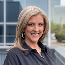 Deanna Pagan's Instagram, Twitter & Facebook