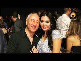 أرسل لي صورهما الخاصة) وعن ذلك الادعاء، تحدت رانيا يوسف هي وزوجها طليقها محمد مختار بأن ينشر هذه الصور ويجعل الجميع يشاهدها. ÙƒØ´Ù Ø§Ù„Ø£Ø³Ø¨Ø§Ø¨ ÙˆØ±Ø§Ø¡ Ø·Ù„Ø§Ù‚ Ø±Ø§Ù†ÙŠØ§ ÙŠÙˆØ³Ù Ù…Ù† Ø²ÙˆØ¬Ù‡Ø§ Ø±ØºÙ… Ù‚ØµØ© Ø­Ø¨Ù‡Ù…Ø§ Youtube