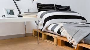 Kinderbett selber bauen mit der anleitung von hornbach: Mobel Aus Paletten Bett Selber Bauen Statt Betten Kaufen