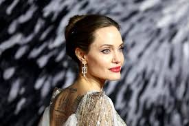 Angelina jolie)‏ ‎ / ‏ dʒ oʊ ˈ l iː ‎ / ‏ ؛ وُلِدَت باسم فويت (بالإنجليزية: ÙƒÙŠÙ Ø³ÙŠØ³Ø§Ù‡Ù… Ø§Ø®ØªØ¨Ø§Ø± Ø£Ù†Ø¬Ù„ÙŠÙ†Ø§ Ø¬ÙˆÙ„ÙŠ ÙÙŠ Ø¥Ù†Ù‚Ø§Ø° Ø¢Ù„Ø§Ù Ø§Ù„Ù†Ø³Ø§Ø¡ Ù…Ù† Ø§Ù„Ø³Ø±Ø·Ø§Ù† Ø£Ø®Ø¨Ø§Ø± ØµØ­ÙŠÙØ© Ø§Ù„Ø±Ø¤ÙŠØ©