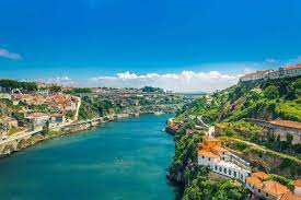 Casa de vila nova is located in the sub region of sousa, the vinho verde demarcated region in the north of portugal, the vinho verde lands are exposed to the atlantic ocean winds and influence. Sehenswurdigkeiten In Vila Nova De Gaia Mit Meinem Mietwagen