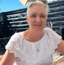 Jeg elsker Elvis 🙏 Den her sang har jeg hørt min far spille mange gange  med The Cliffters Elsker den og måtte lige prøve at indsynge den her til  aften 🙏 Husk