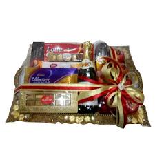 Gift Hampers Online Gift Hampers Manufacturer From New Delhi They enjoy and have pride in supporting their husbands. gift hampers online gift hampers